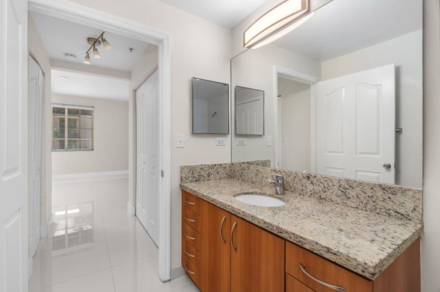 250 NE 3rd Avenue 1305, Delray Beach, FL 33444