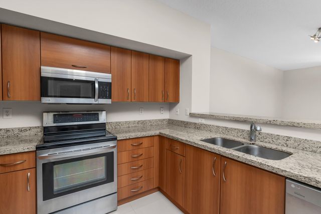250 NE 3rd Avenue 1305, Delray Beach, FL 33444