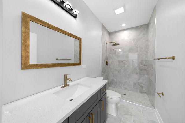 4241 W Walton Street, Chicago, IL 60651