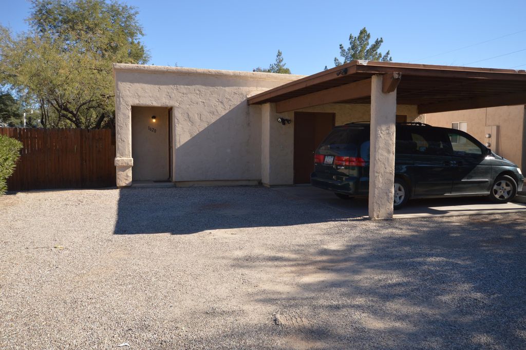 1618 N Columbus Boulevard, Tucson, AZ 85712