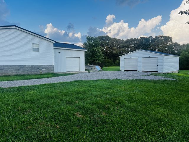 961 Smoot Rd, Morrison, TN 37357