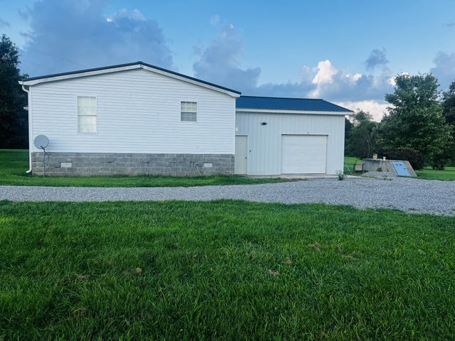 961 Smoot Rd, Morrison, TN 37357