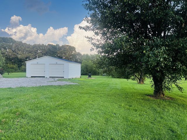 961 Smoot Rd, Morrison, TN 37357