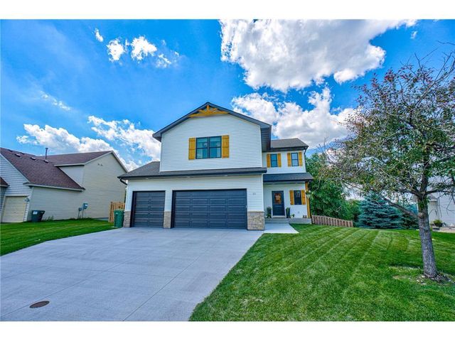 21 Windsor Wood Path, Hudson, WI 54016