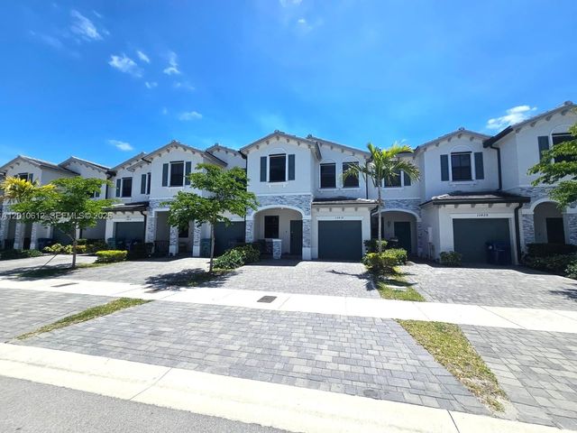 13418 SW 287th St, Homestead, FL 33033