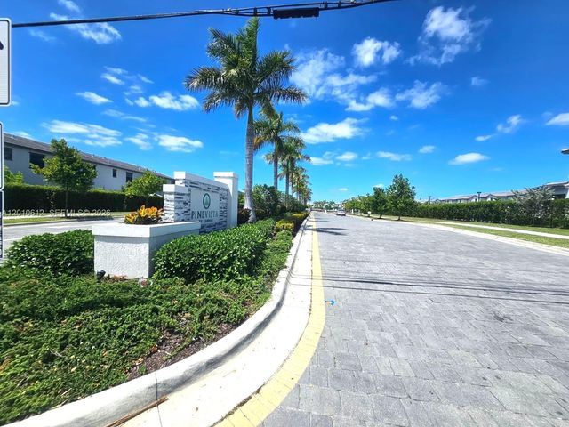 13418 SW 287th St, Homestead, FL 33033