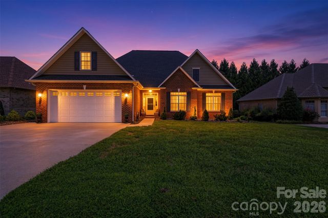 1719 30th Avenue Court NE, Hickory, NC 28601