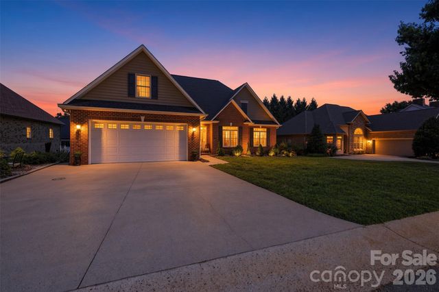 1719 30th Avenue Court NE, Hickory, NC 28601