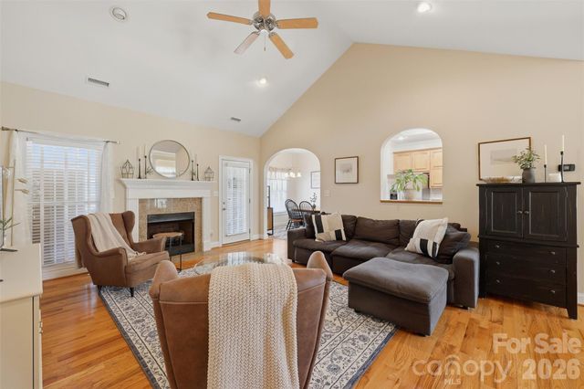 1719 30th Avenue Court NE, Hickory, NC 28601