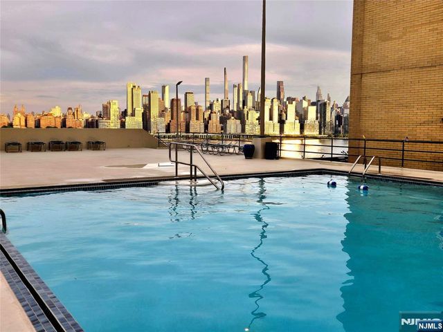 6600 Boulevard East 22N, West New York, NJ 07093