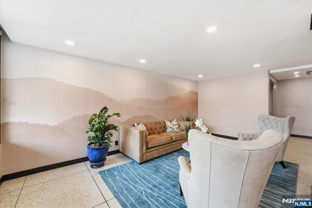 6600 Boulevard East 22N, West New York, NJ 07093