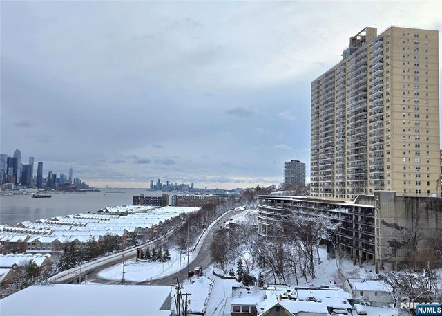 6600 Boulevard East 22N, West New York, NJ 07093