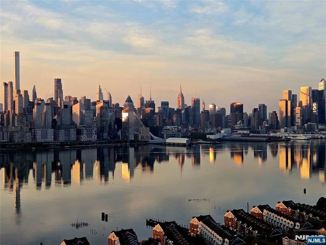 6600 Boulevard East 22N, West New York, NJ 07093