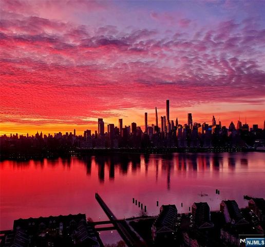 6600 Boulevard East 22N, West New York, NJ 07093