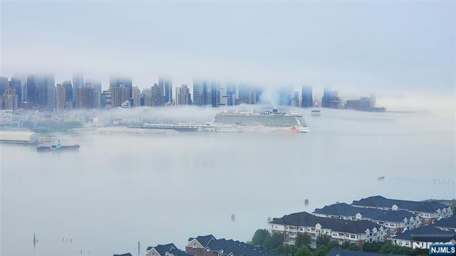 6600 Boulevard East 22N, West New York, NJ 07093