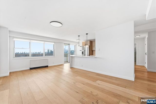 6600 Boulevard East 22N, West New York, NJ 07093