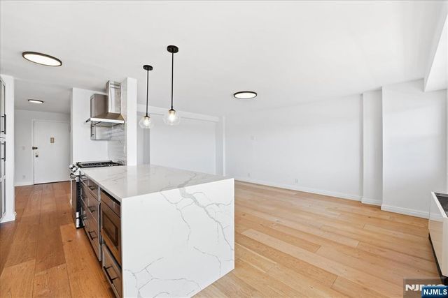 6600 Boulevard East 22N, West New York, NJ 07093
