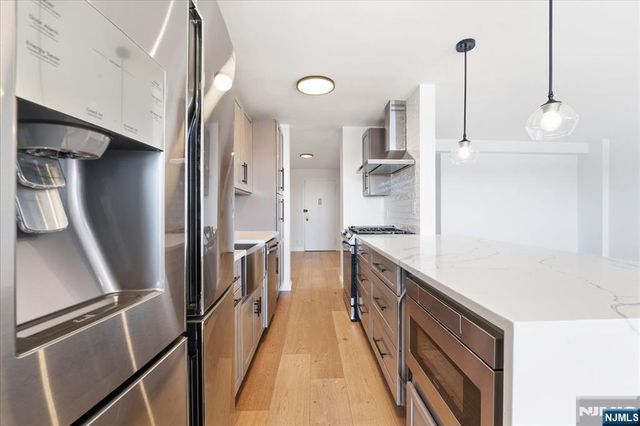 6600 Boulevard East 22N, West New York, NJ 07093