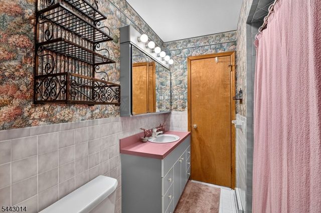 1 Hillside Ave, Liberty Twp., NJ 07823