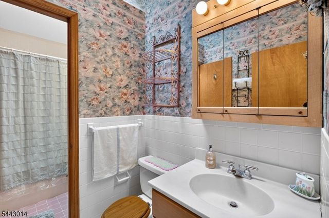 1 Hillside Ave, Liberty Twp., NJ 07823