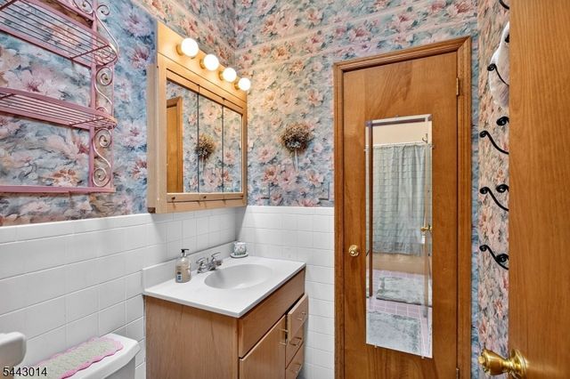 1 Hillside Ave, Liberty Twp., NJ 07823