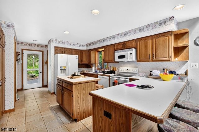 1 Hillside Ave, Liberty Twp., NJ 07823