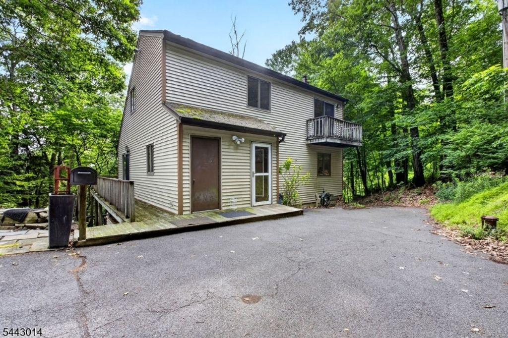 1 Hillside Ave, Liberty Twp., NJ 07823