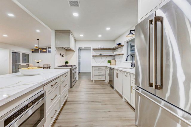 9219 Timberside Drive, Houston, TX 77025