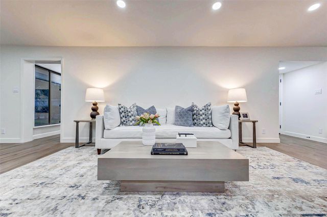 9219 Timberside Drive, Houston, TX 77025