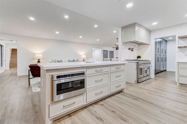 9219 Timberside Drive, Houston, TX 77025