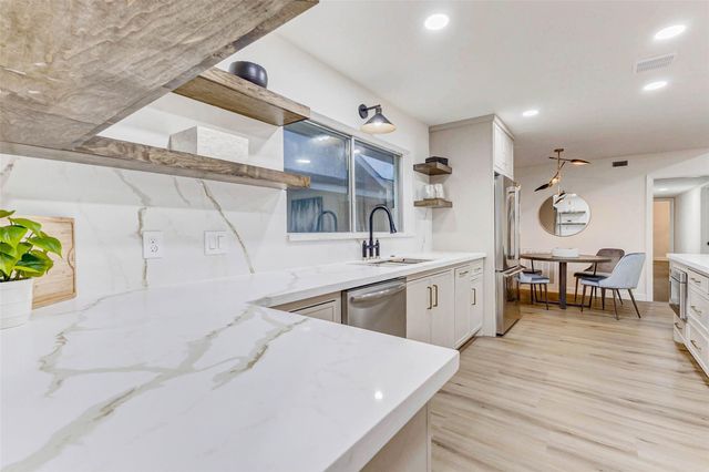 9219 Timberside Drive, Houston, TX 77025