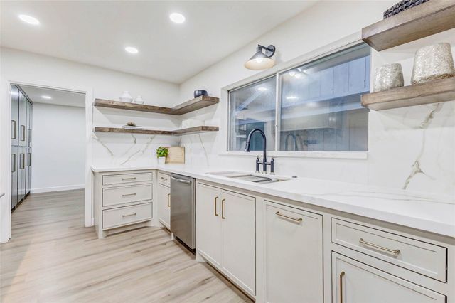 9219 Timberside Drive, Houston, TX 77025