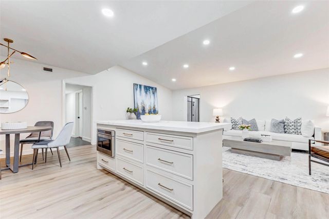 9219 Timberside Drive, Houston, TX 77025