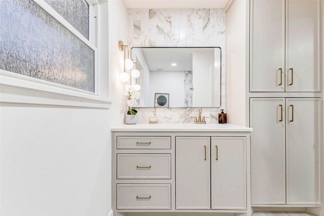 9219 Timberside Drive, Houston, TX 77025