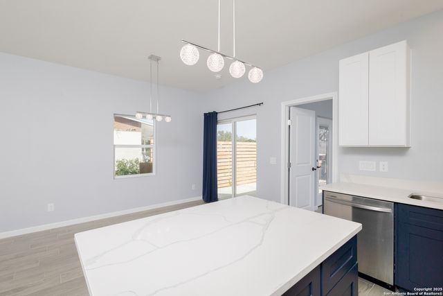 421 rainbow, Lakehills, TX 78063