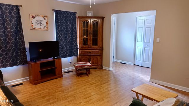 212 Oak Place, Blountville, TN 37617