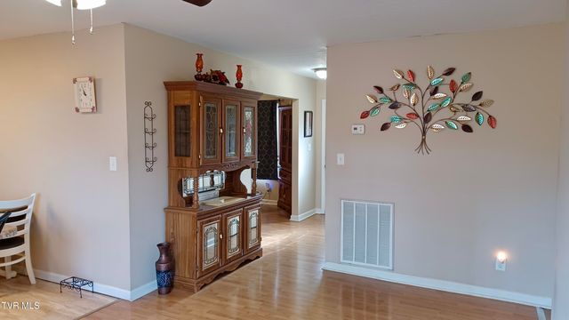 212 Oak Place, Blountville, TN 37617