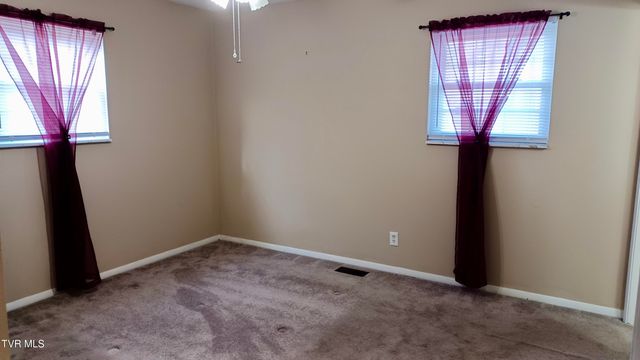 212 Oak Place, Blountville, TN 37617