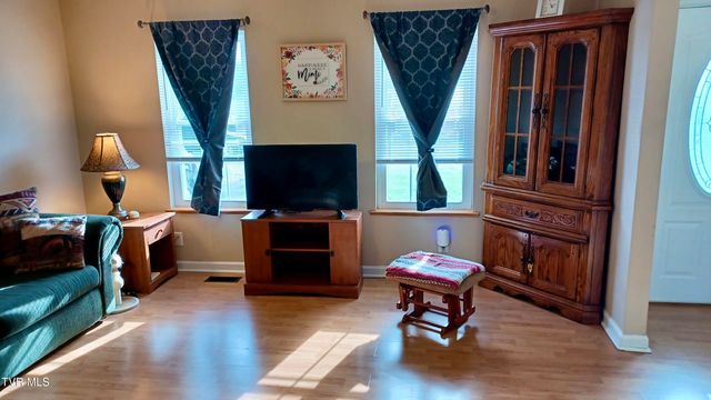 212 Oak Place, Blountville, TN 37617