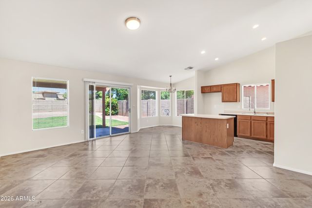 5910 W COMMONWEALTH Avenue, Chandler, AZ 85226