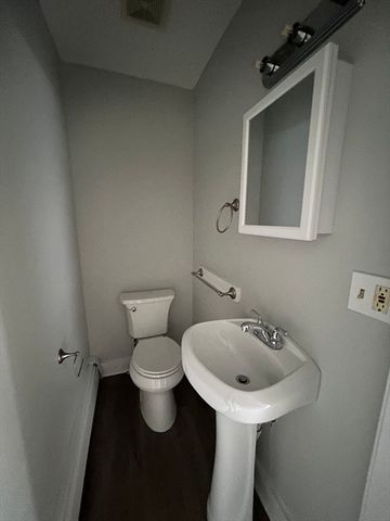 2 Swetts Ct -, Watertown, MA 02472