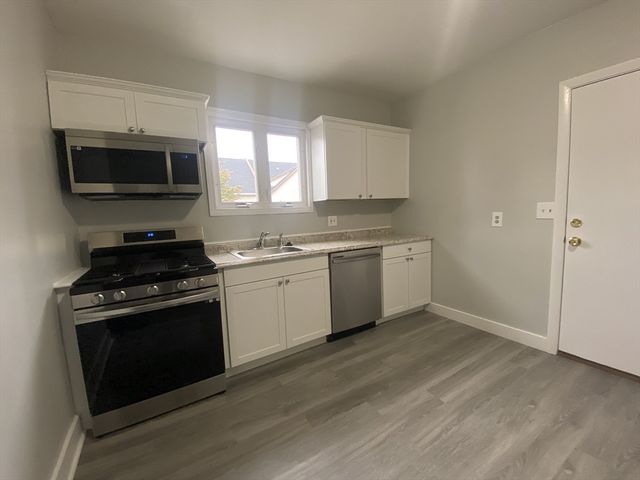 2 Swetts Ct -, Watertown, MA 02472