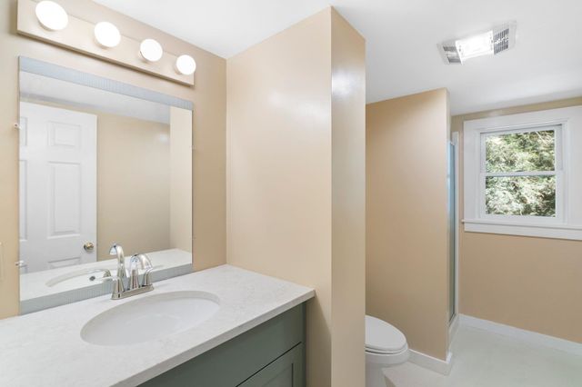 85 Stockwell Drive, Brattleboro, VT 05301