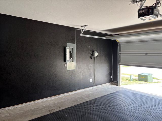 424 Amory Street, Azle, TX 76020