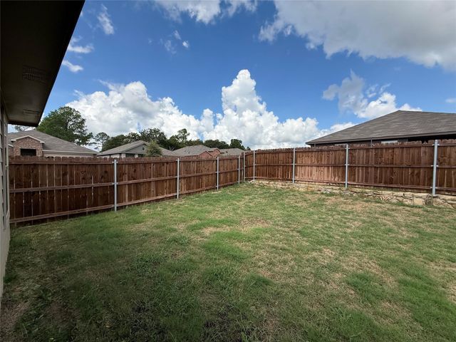 424 Amory Street, Azle, TX 76020