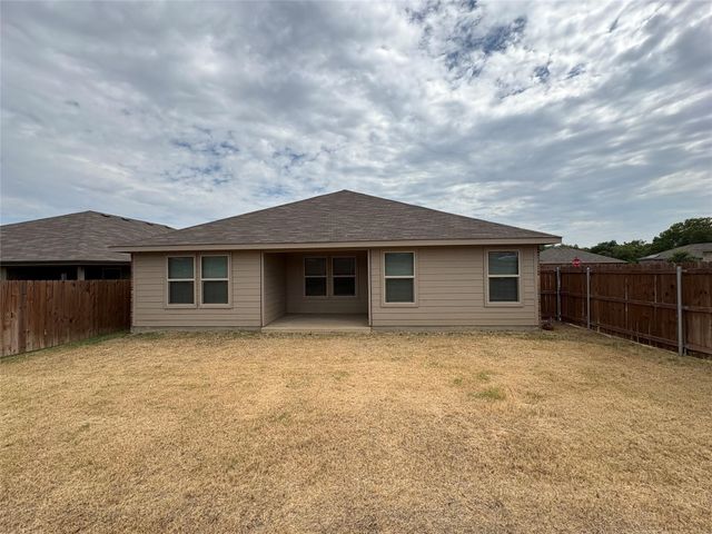 424 Amory Street, Azle, TX 76020