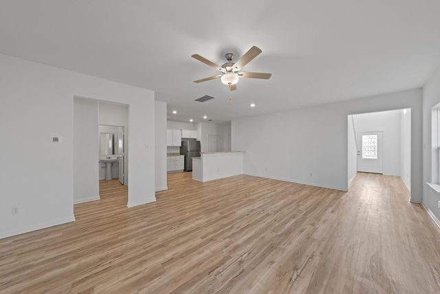 109 McLintock RD, Jarrell, TX 76537