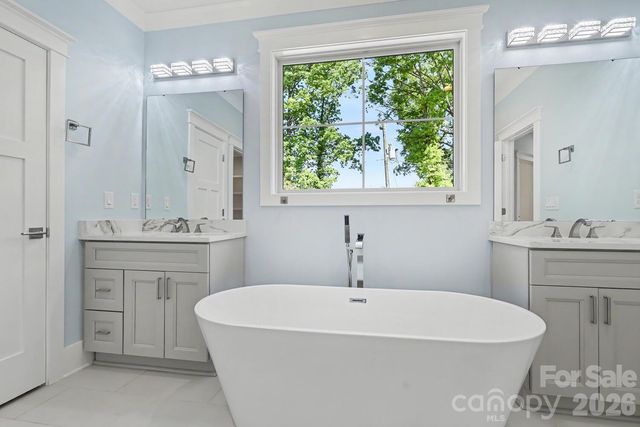 4300 Tangle Drive, Charlotte, NC 28211