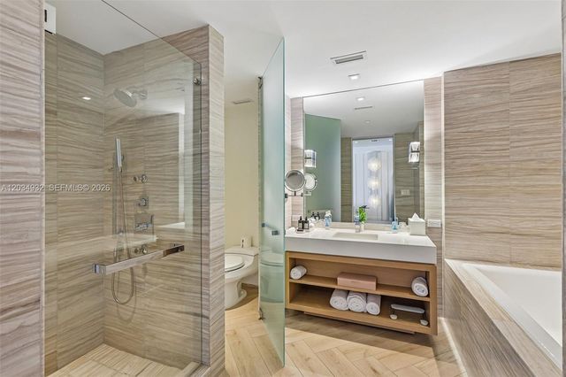 2201 Collins Avenue 1019, Miami Beach, FL 33139