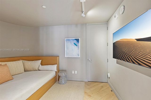 2201 Collins Avenue 1019, Miami Beach, FL 33139
